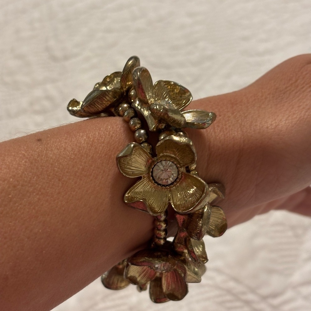 Vintage Natasha Gold Floral Stretch Bracelet with Crystal Centers